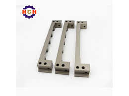 工業(yè)鈑金通過cnc精密機(jī)械加工后應(yīng)用于各大行工具用途很廣。